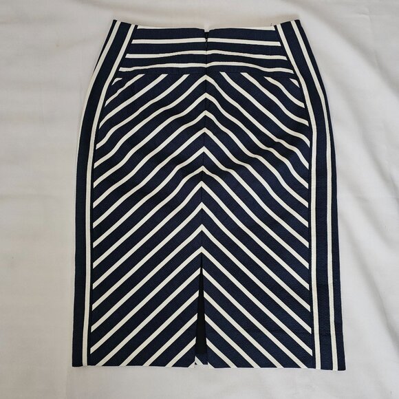 J.Crew Women's Navy Blue/White Chevron Stripe Pattern Pencil Skirt Size 00 - Picture 3 of 13